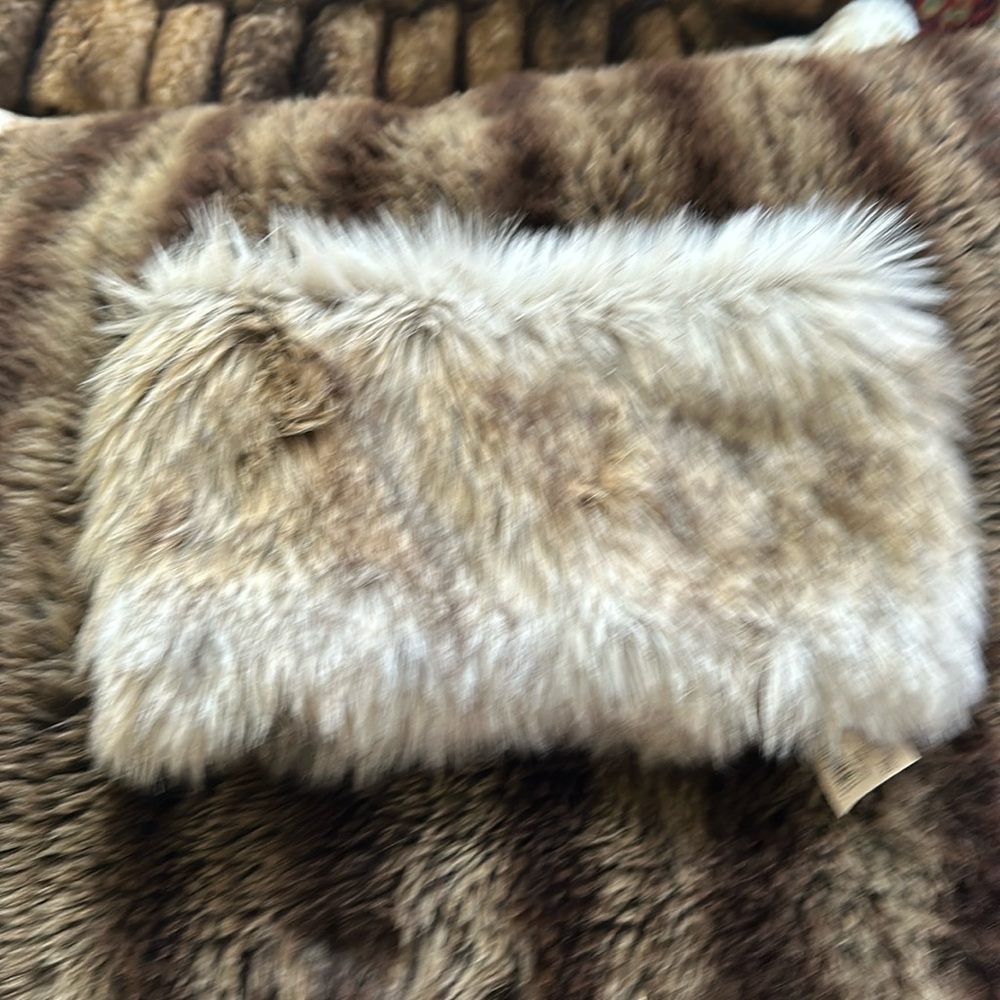 American Eagle faux fur gator scarf